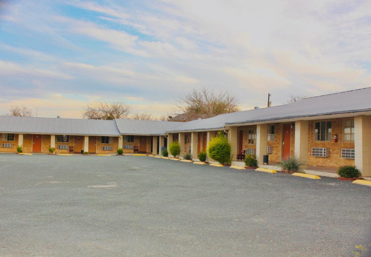 Sun Valley Motel Junction Exterior photo