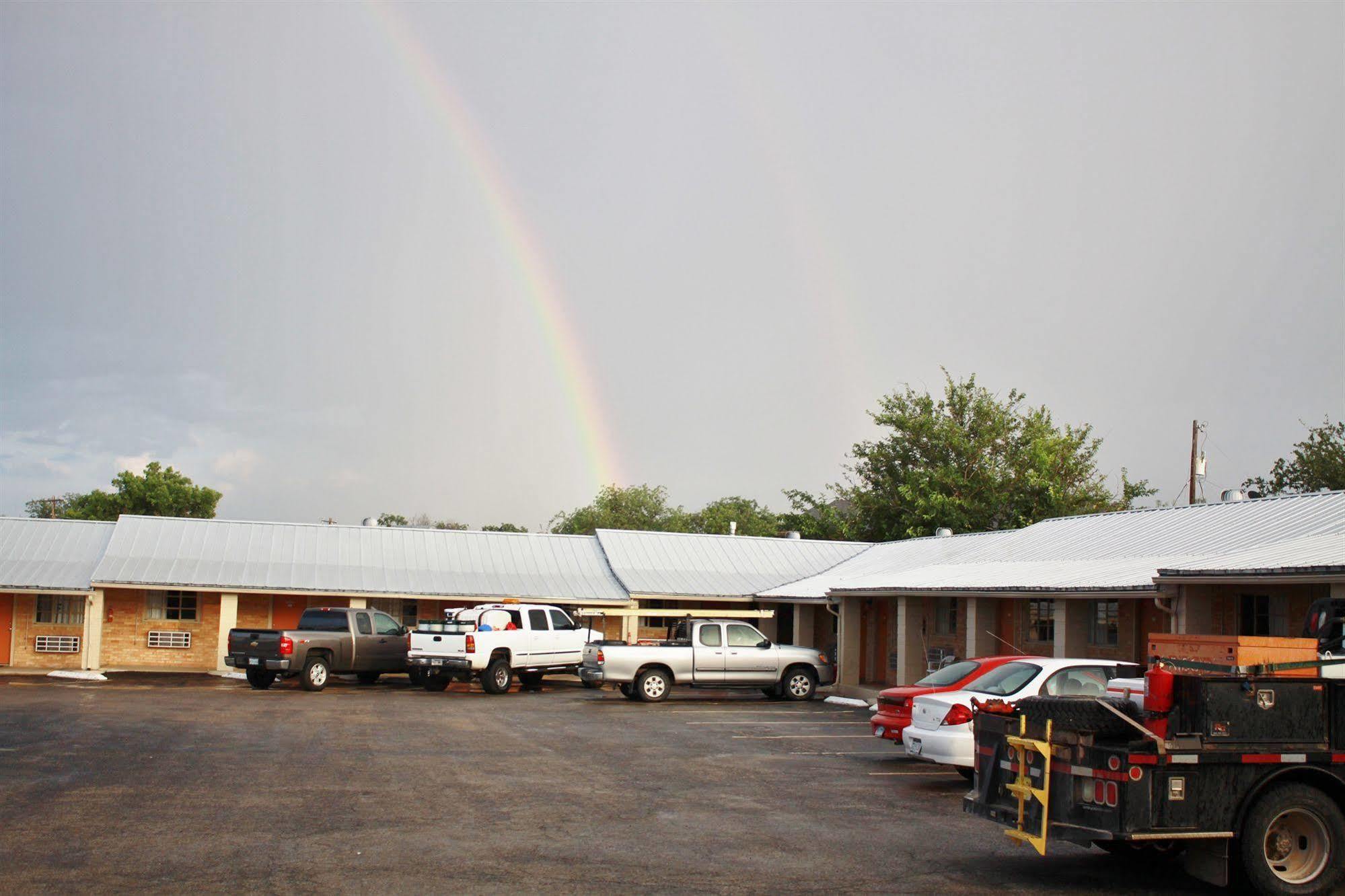 Sun Valley Motel Junction Exterior photo